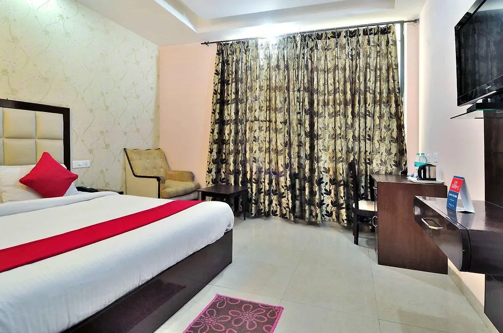 The Pelican Chandigarh 3*,
