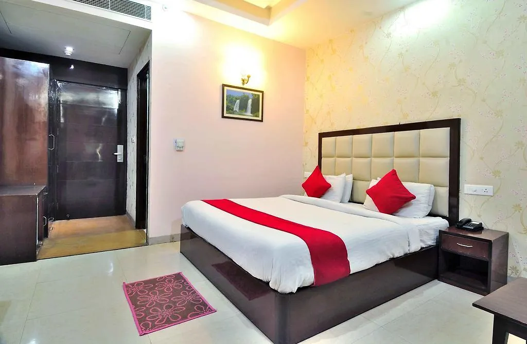 The Pelican Chandigarh 3*,